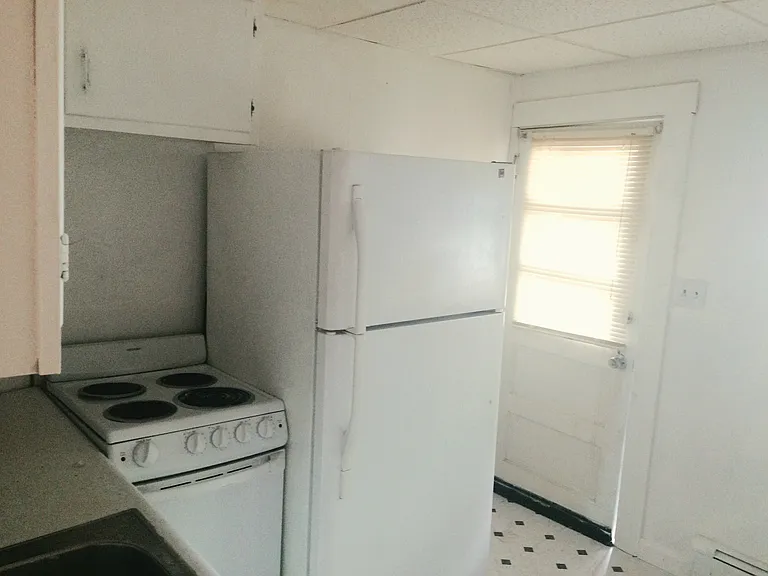 8 Grant St #1 — Photo 3