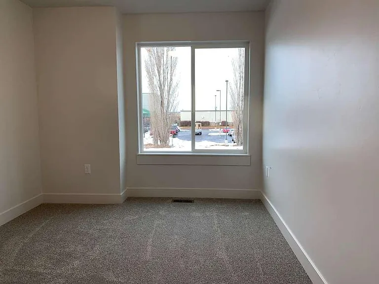 252 E 1725 N #1 — Photo 18