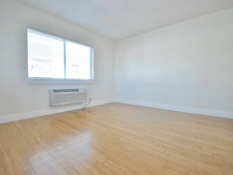 7315 Carlyle Ave — Photo 9