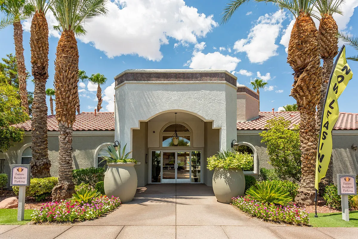 Building Photo - Rancho Serene