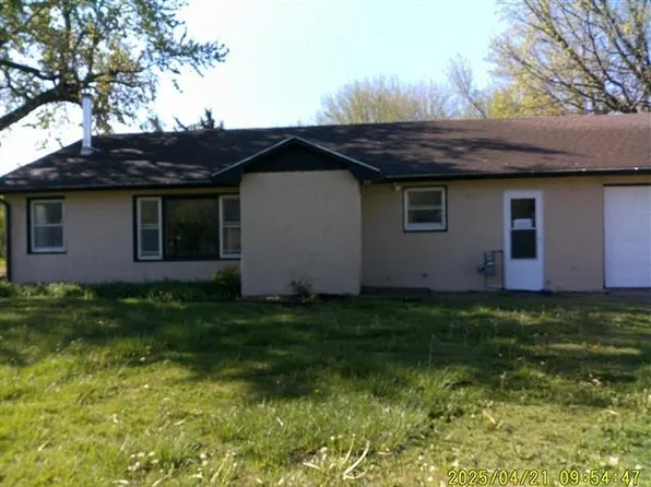 135 W Grove St, Canton, KS 67428