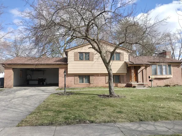 2904 Dina St, Midland, MI 48642