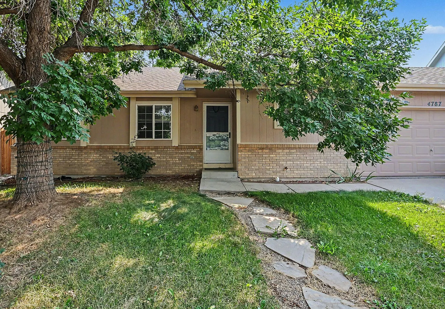 4787 Sunvalley Drive — Photo 2