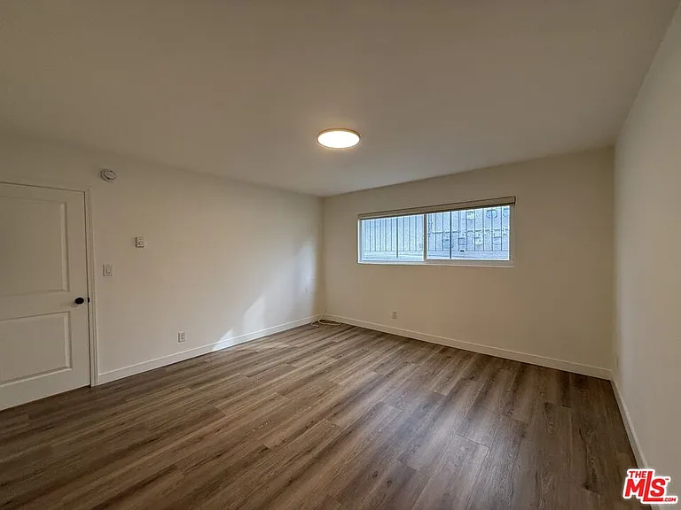 314 S Clark Dr #2 — Photo 39