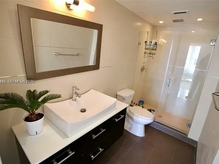 900 Bay Dr #1027 — Photo 16