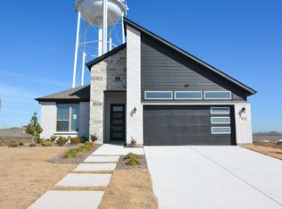 316 Tyler St, Grandview, TX 76050