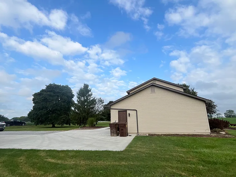 14907 Rohman Rd — Photo 6
