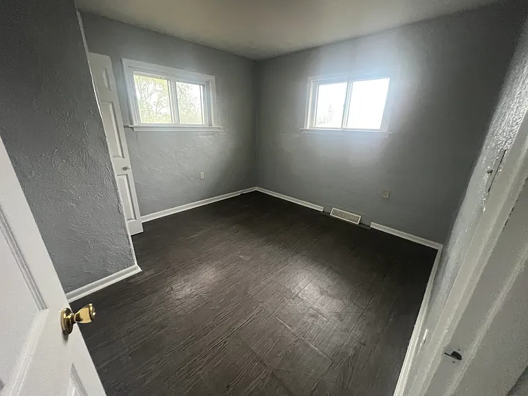 608 Ethel Ave — Photo 3
