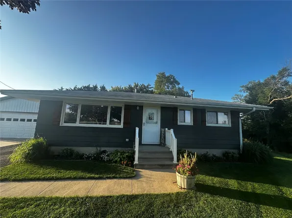 3777 Van Fossen Ln, Toddville, IA 52341