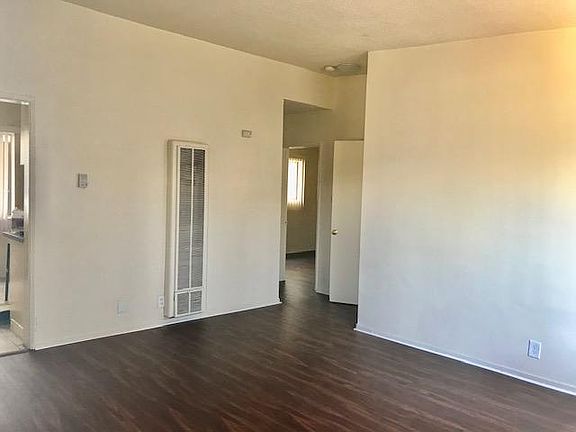 5th image of 3918 W 113th St APT 4