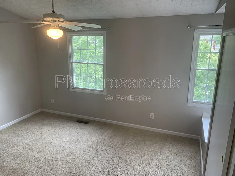 8620 Olenbrook Dr — Photo 26
