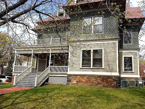 264 Bowen St Photo 1