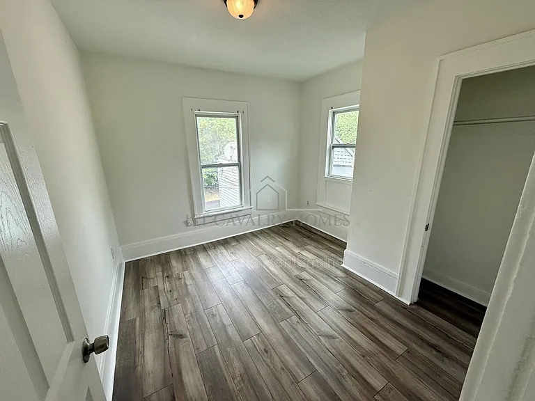 895 Beardsley St — Photo 6