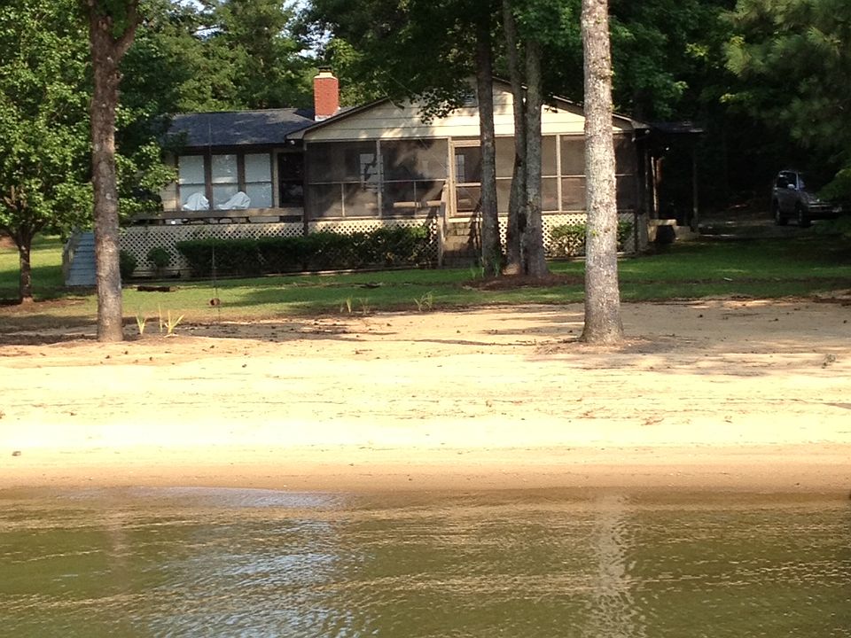 180' of Sandy Shoreline