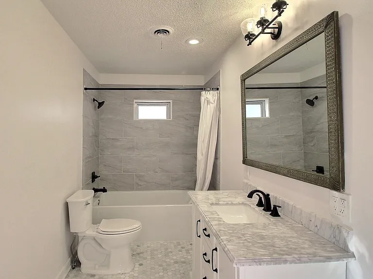 487 S Center St — Photo 14