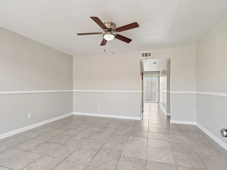 17-web-or-mls-Dumfries Dr Unit 410-S2802-002