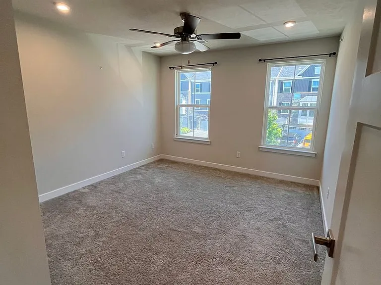 437 Greenwood Dr — Photo 34