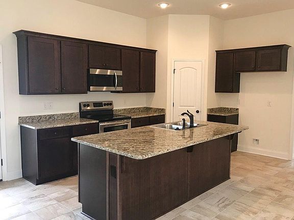 3rd image of 8818 Bellawood Cir