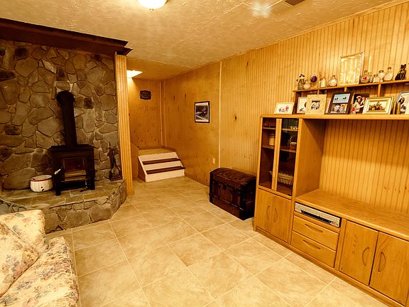 5th image of 6495 Country Ln