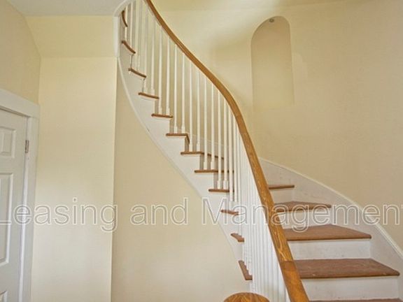 5th image of 1162 Buist Ave #B