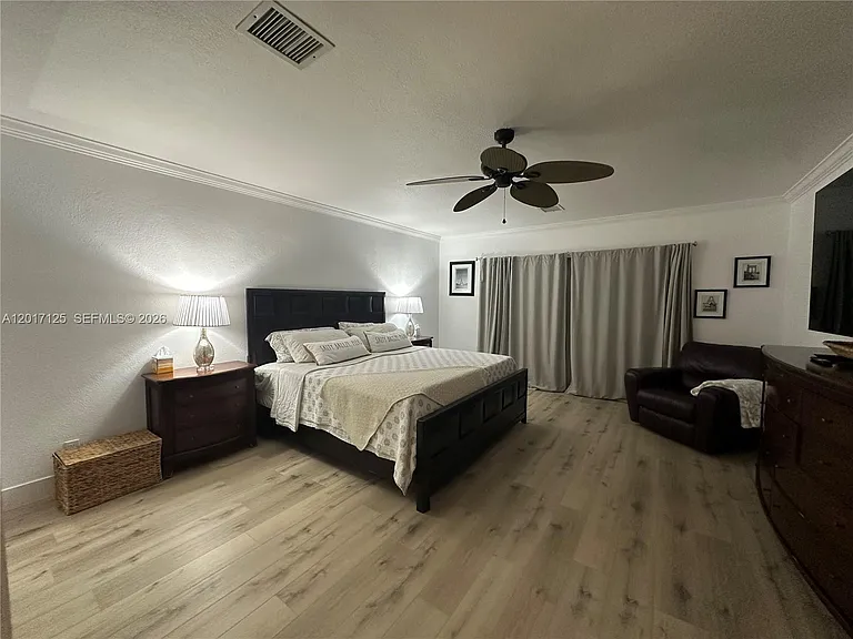 2908 Bayview Dr — Photo 32