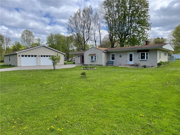 10198 S Lake Rd, Linesville, PA 16424