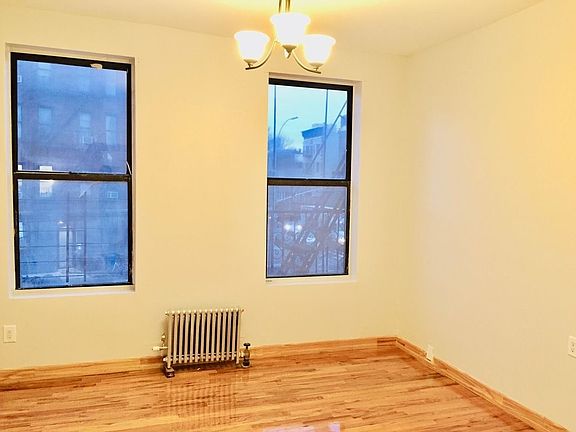 3rd image of 446 Park Pl APT 1A