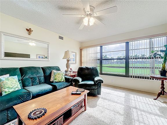5th image of 1 Plantation Dr APT 102