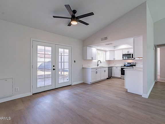 2nd image of 110 W SAN PEDRO Avenue