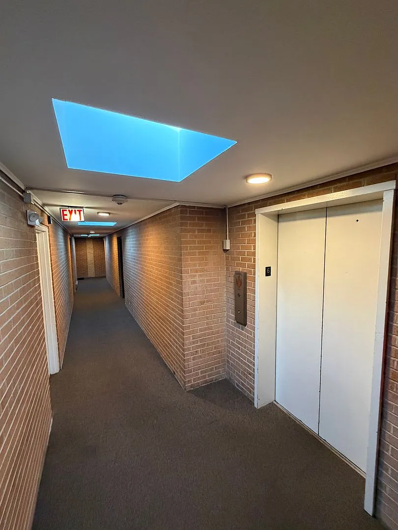 1 Bed One Bath In Downtown Forest Park — Photo 3