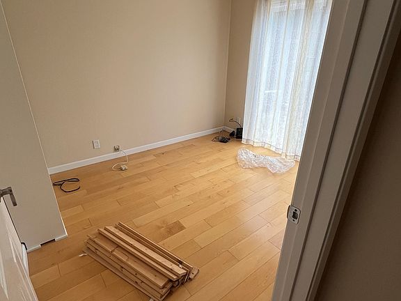 5th image of 380 Bodega St