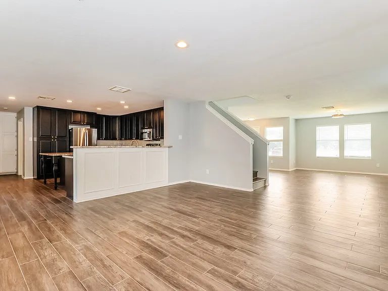 302 Falling Pine Dr — Photo 9