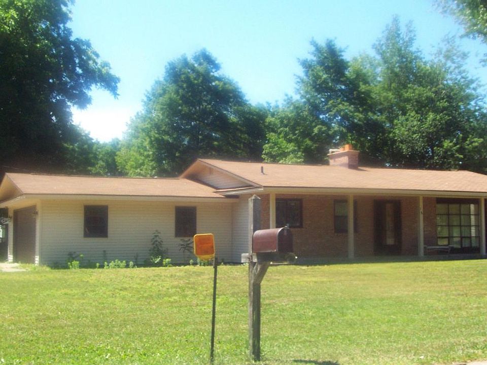 1st image of 776 Myrtle Ave