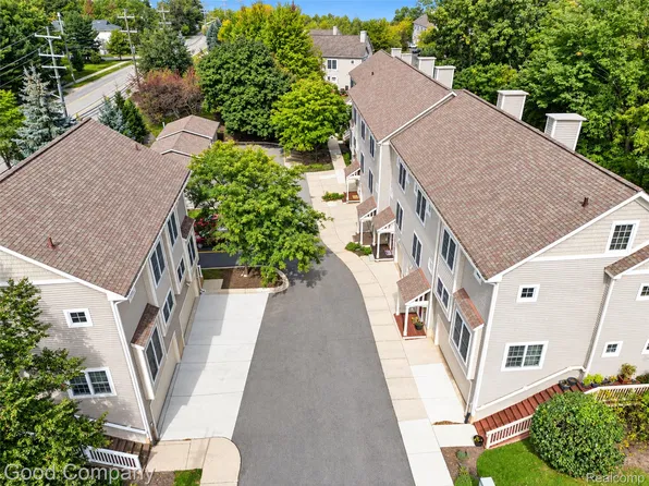 2154 Pennsylvania Ln, Ann Arbor, MI 48103