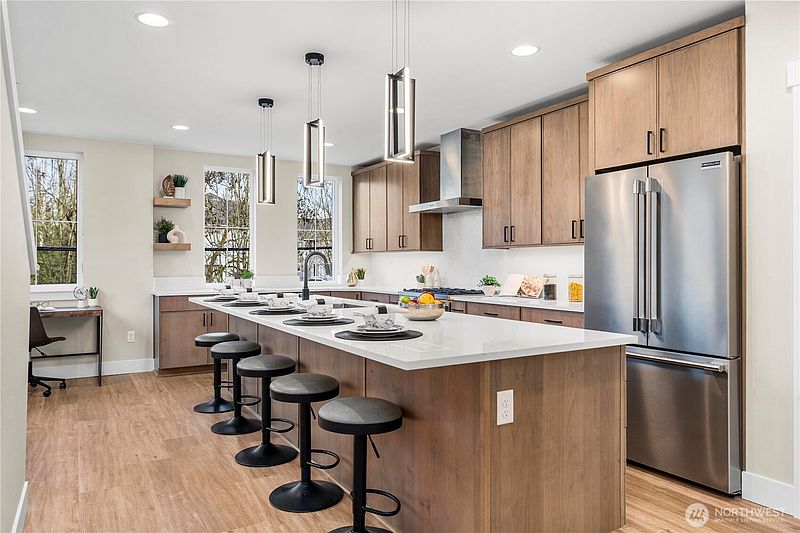 5th image of 539 NW Juniper Street