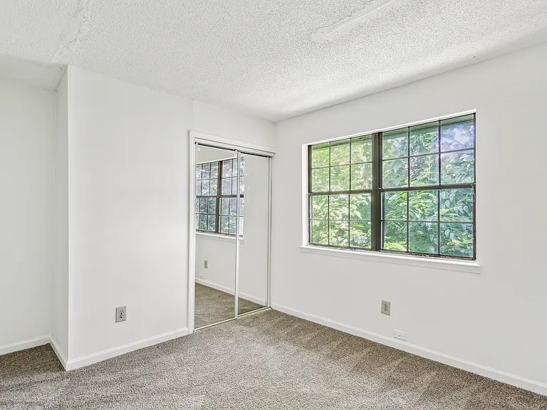 1281 Creekside Ct SE — Photo 13