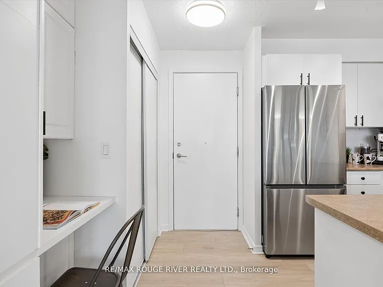 340 Watson St W #305 — Photo 5
