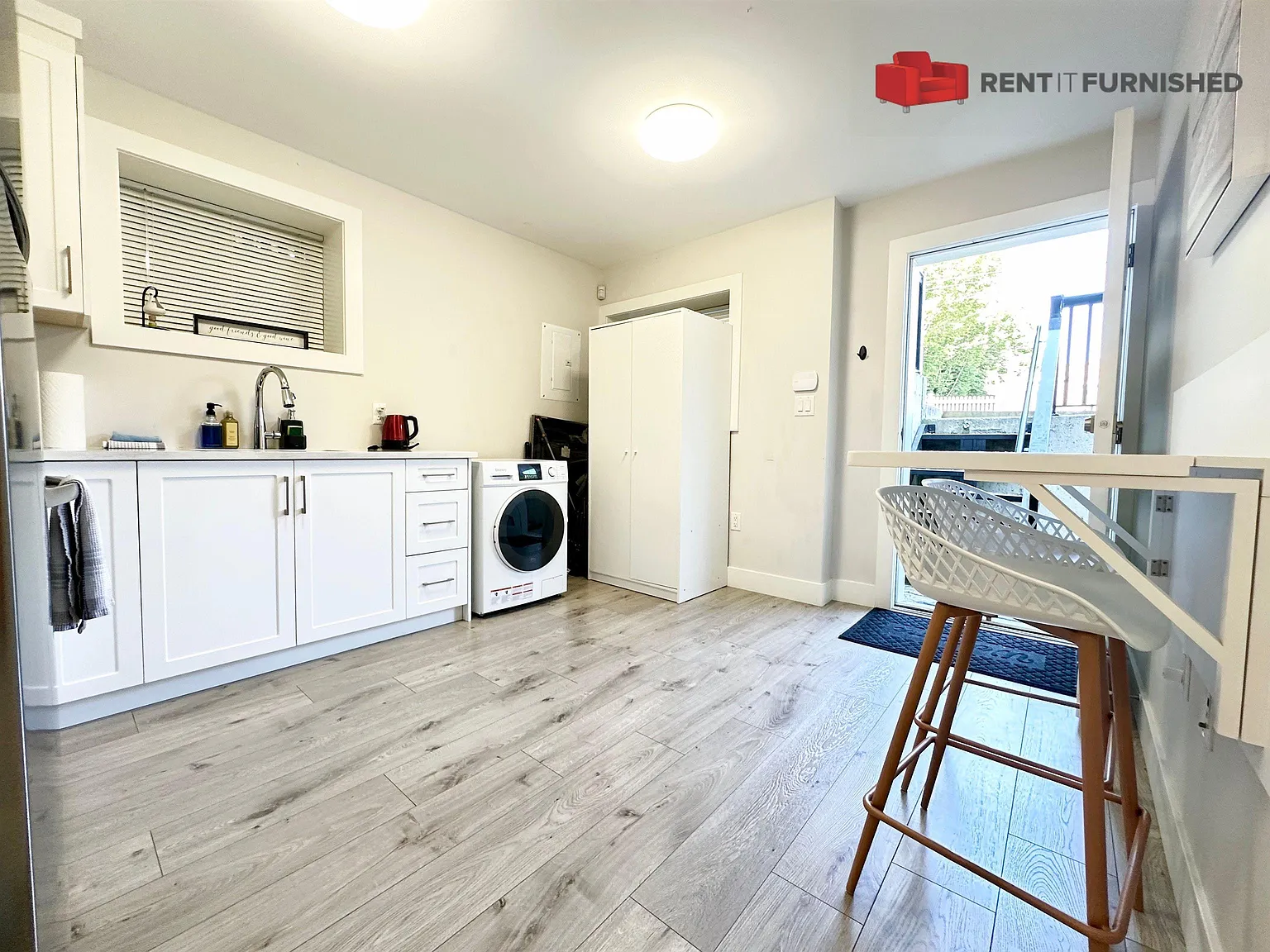 2 bed, 400 sqft, $1,895 — Photo 2