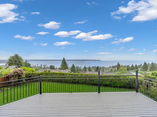 2340 Orchard Ln, West Vancouver, BC V7V 4X6