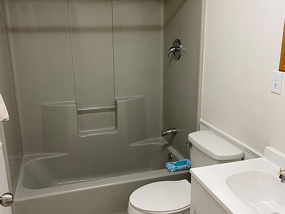 2nd image of 1010 Gaston Ave