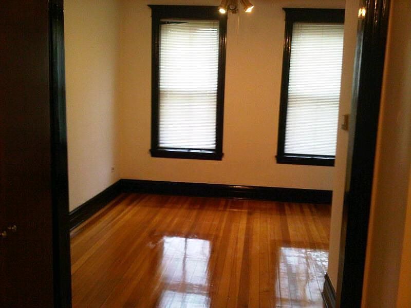 2nd image of 2245 W Shakespeare Ave APT 1R