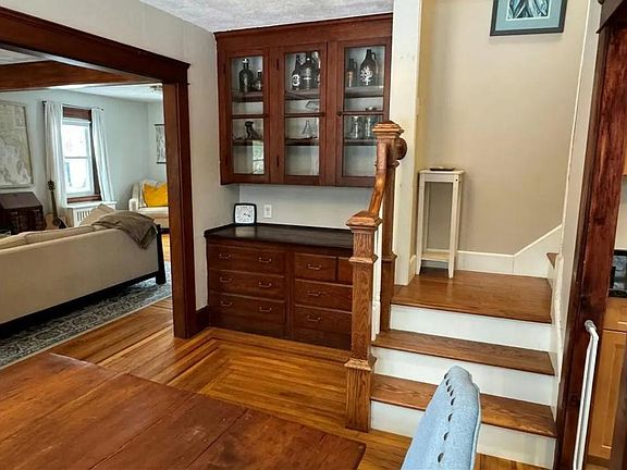 5th image of 38 Terrace Ave