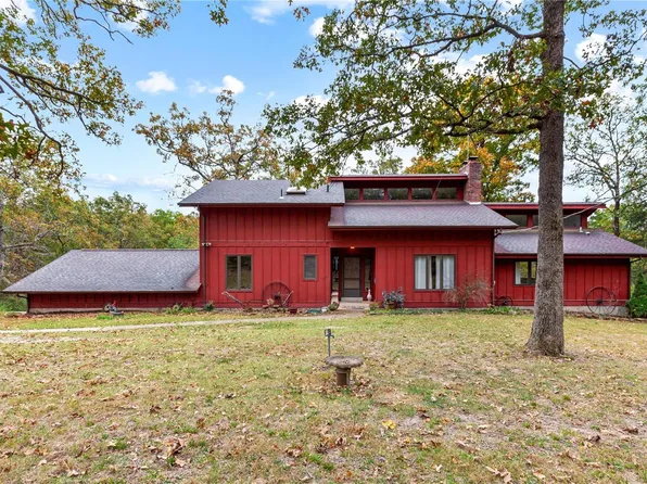 5850 Timberline Cir, Hillsboro, MO 63050