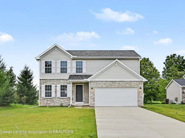 1015 Woodridge Dr, Saint Johns, MI 48879