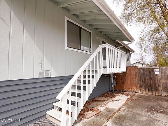 3rd image of 280 W Corral Ave