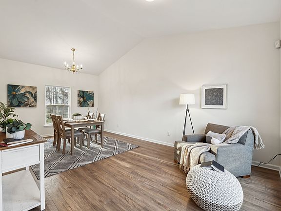 4th image of 2517 Bayview Dr