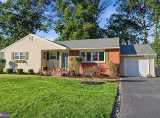 144 Susan Dr, Ewing, NJ 08638