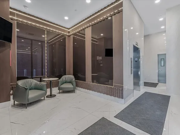 36-21 Prince Street image 2 of 7