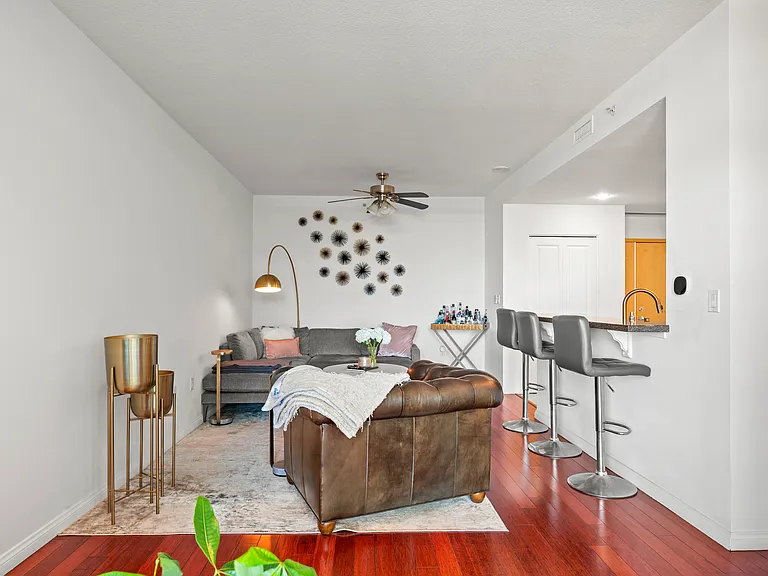 850 Beech St #820 — Photo 12