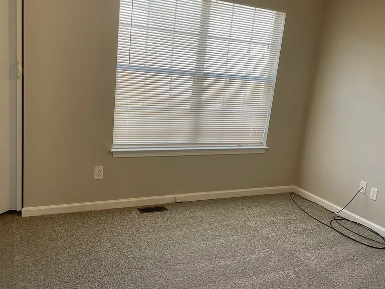 1241 Ling Way — Photo 12